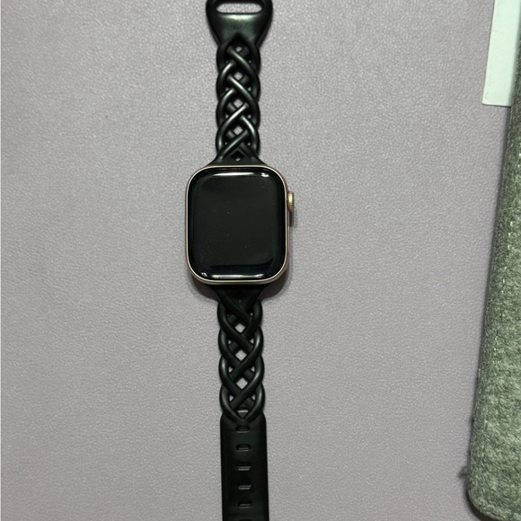 Apple Watch Series 10, Rose Gold - 42MM (with LTE) - Picture 2 of 5